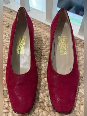 Vintage Salvatore Ferragamo Suede Women's Pumps